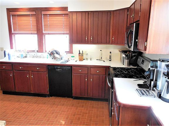Kitchen (view #1)