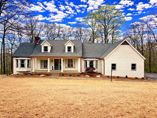 128 The Woods, Bedford, IN 47421