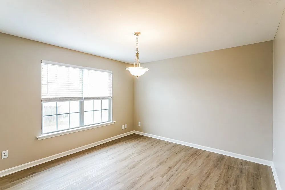 5 bed, 2.5 bath, 2239 sqft, $3,320 — Photo 4