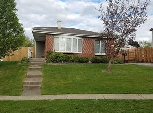 1385 Leslie Ln, Glendale Heights, IL 60139