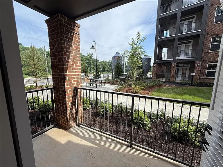 District on the Etowah Apartments — Photo 318