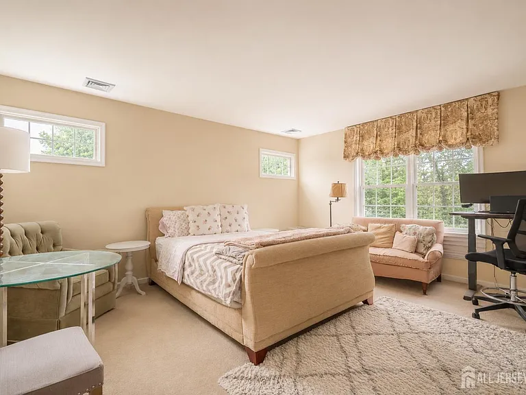 812 Columbus Ave — Photo 28
