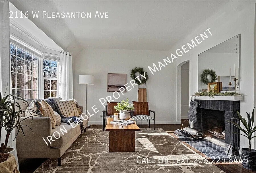 2 bed, 1.0 bath, 877 sqft, $1,895 — Photo 2