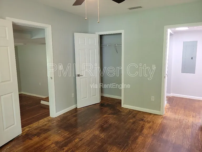 1356 River Hills Cir E — Photo 8