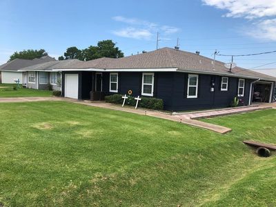 3100 Hickory Ave, Groves, TX, 77619