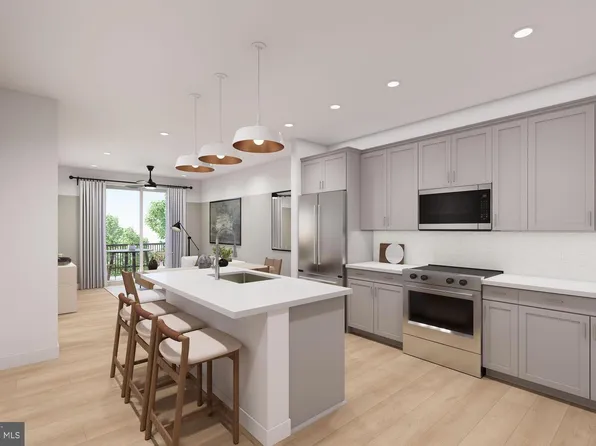 9475B Sprague Ave #1, Fairfax, VA 22031