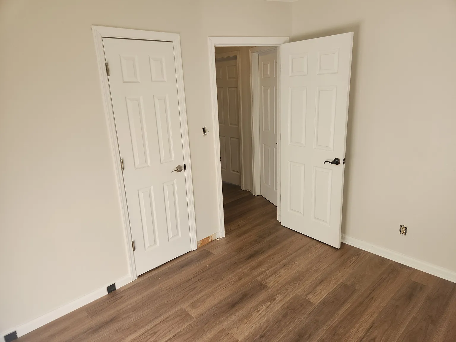 3 bed, 960 sqft, $2,000 — Photo 3