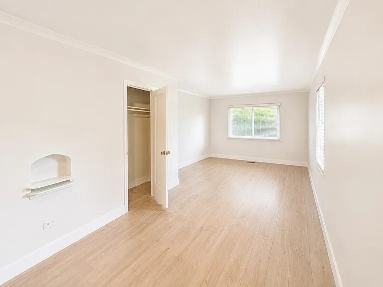 2218 N Newport St — Photo 12