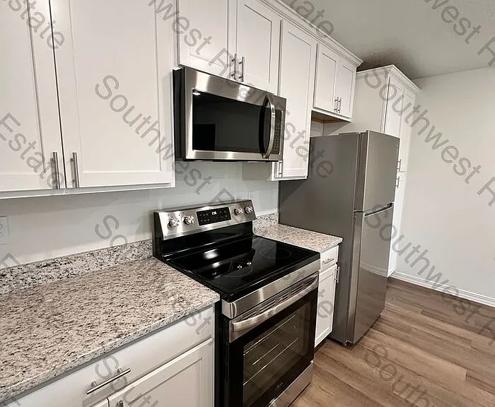 2101 Bobwhite Ct #B — Photo 4