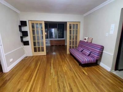 4226 81st St APT 3A, Flushing, NY, 11373