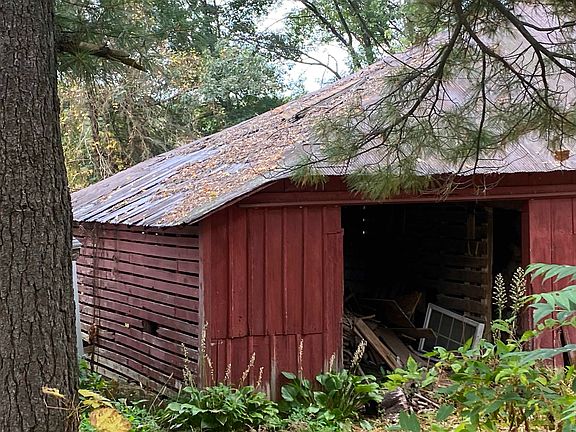 3rd image of 17653 Laube Rd