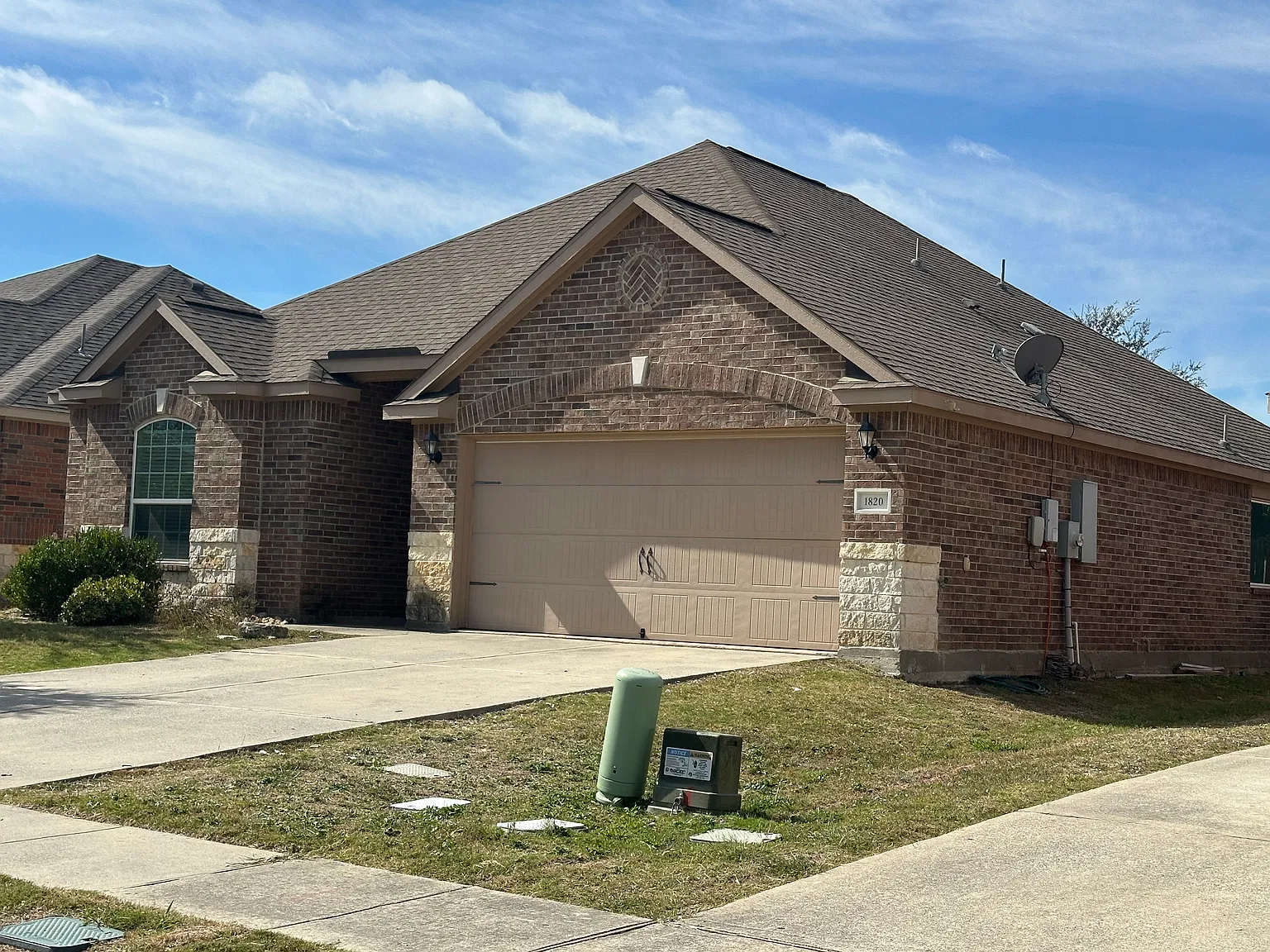 3 bed, 1742 sqft, $2,000 — Photo 2