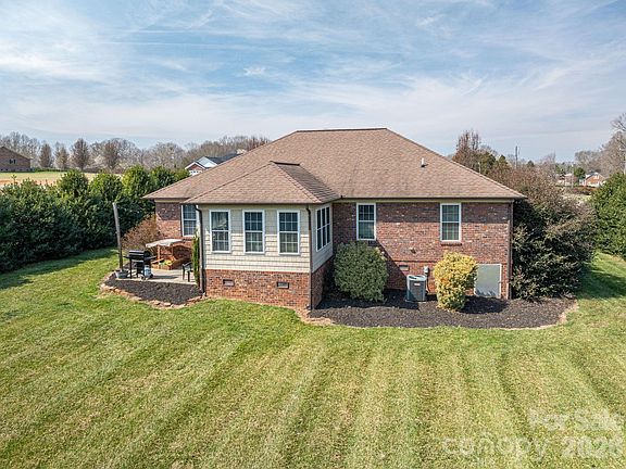 3rd image of 1784 Union Heights Ct