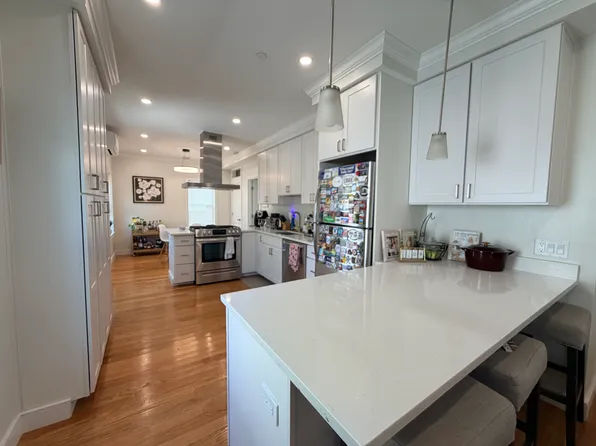 42 Thorndike St #3, Somerville, MA 02144