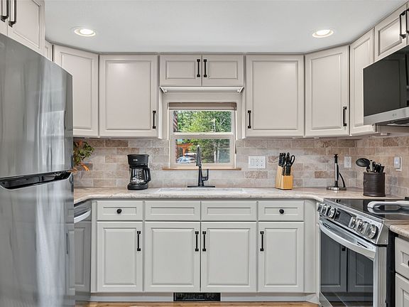 5th image of 85 Revett Drive UNIT 231