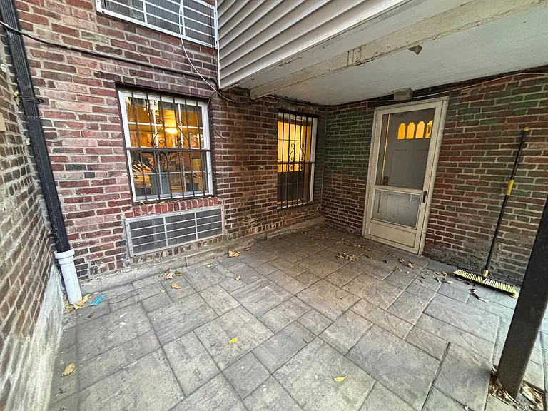 76 Tyler St #B — Photo 4
