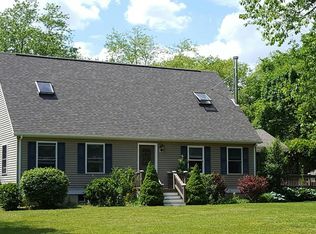 6 Brook Rd, Swansea, MA 02777
