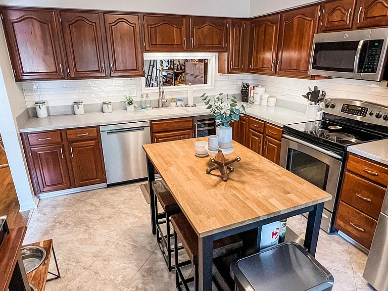 108 Gretna Green Ct — Photo 8
