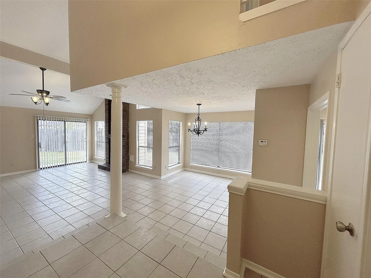 3 bed, 2.5 bath, 2064 sqft, $1,875 — Photo 2