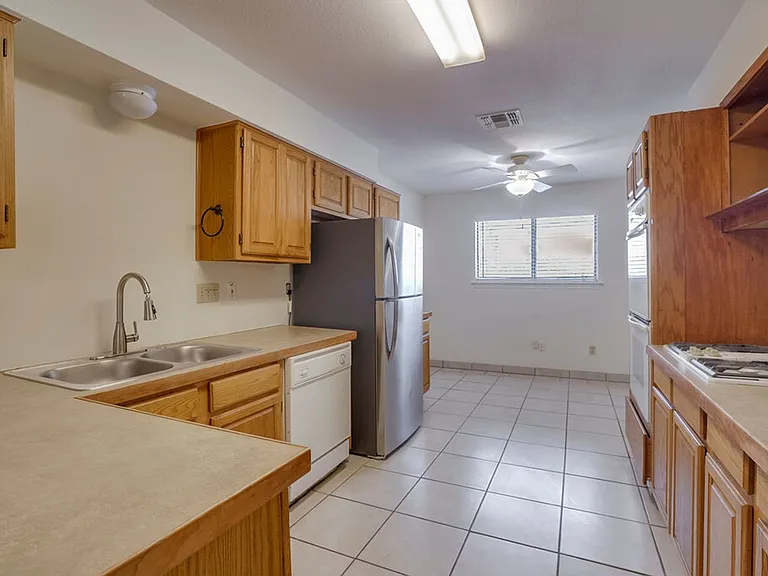 7004 Dallas Dr — Photo 8