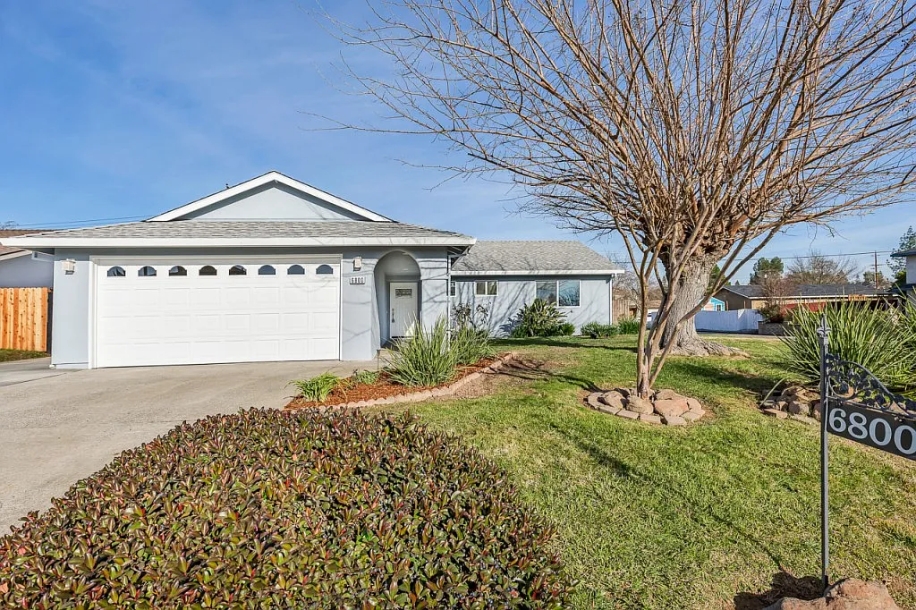 6800 Coventry Dr photo 1