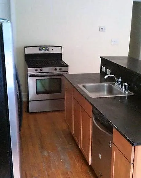 2212 Ravine St — Photo 3
