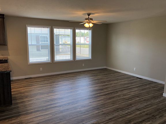 4th image of 1585 Ray Blvd #787