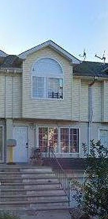 1st image of 6 Ludwig Ln