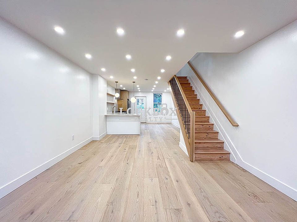1st image of 239 Hart St Floor 1