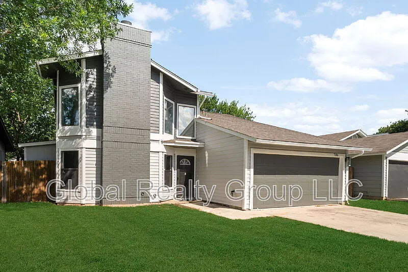 3 bed, 2.0 bath, 1832 sqft, $1,699 — Photo 3