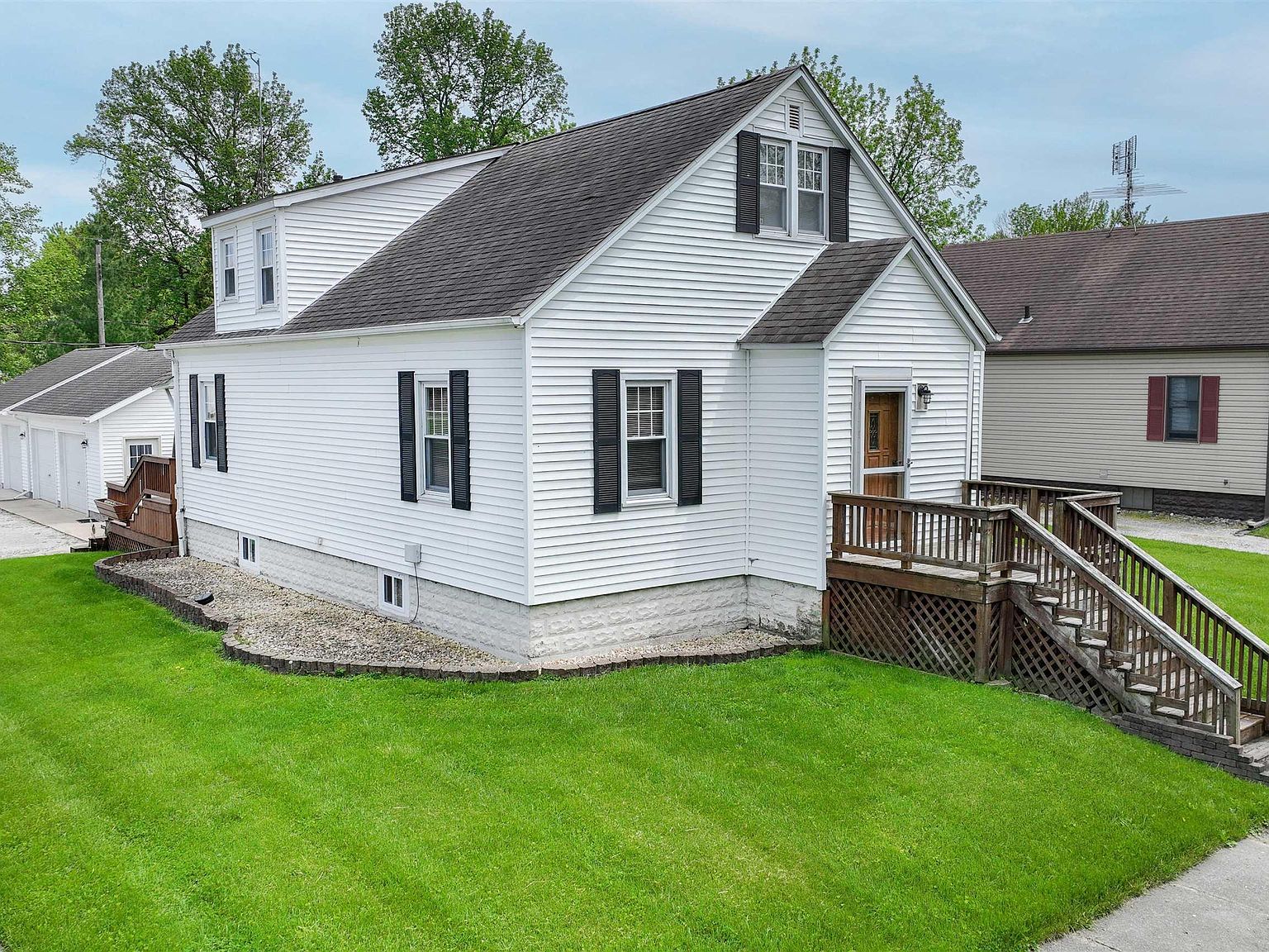 135 N State St, Francesville, IN 47946 Zillow