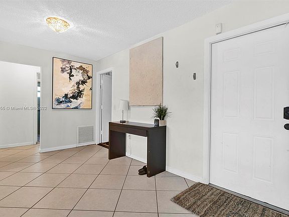 2nd image of 430 NW 98th Ave