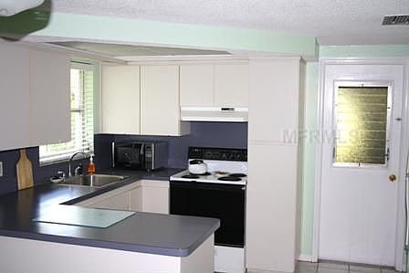 5th image of 13711 Lagoon Dr