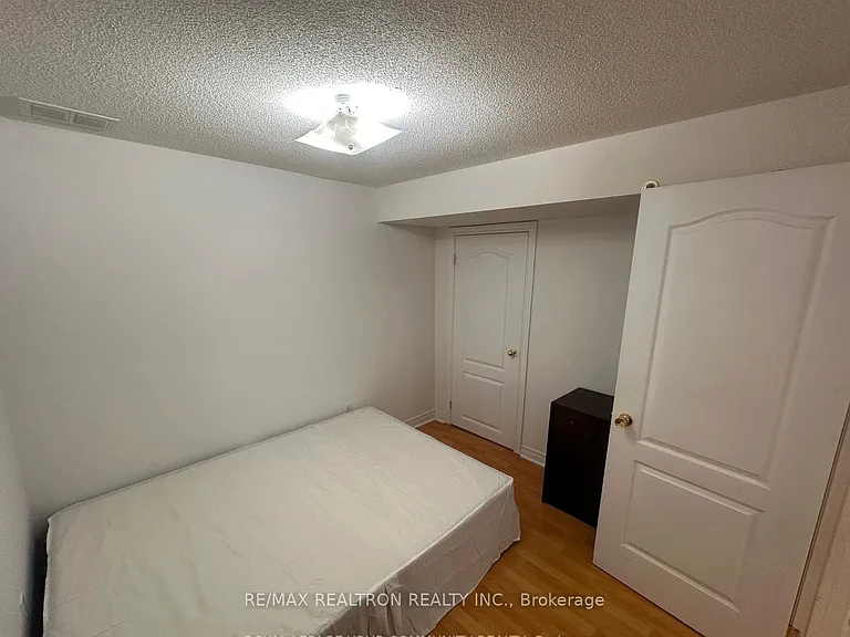 20 Maple Forest Dr #BASEMENT — Photo 5