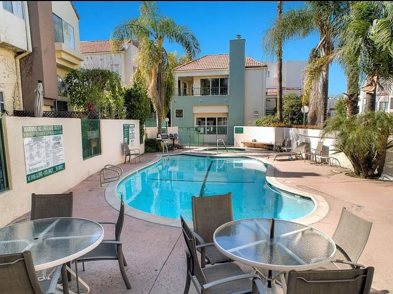 5455 Sylmar Ave #205 — Photo 39