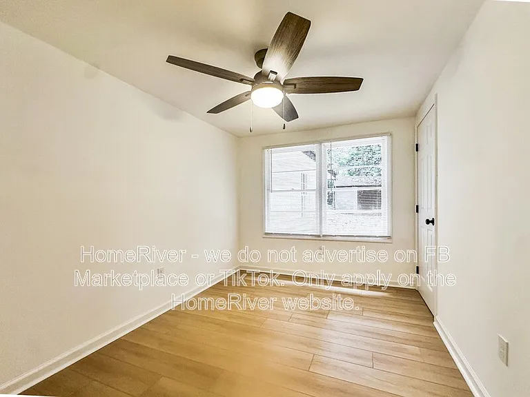 2313 Poplar St — Photo 6