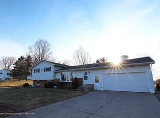 13731 Hartel Rd, Grand Ledge, MI 48837