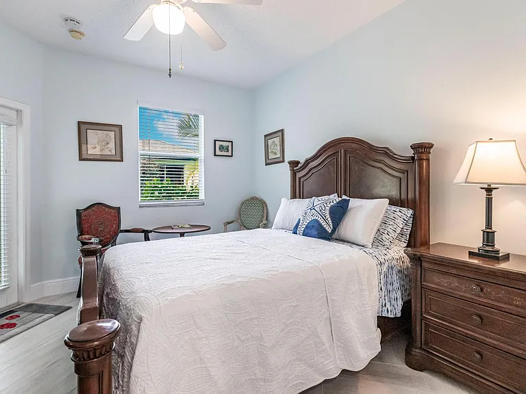 905 Carlee Cir — Photo 17