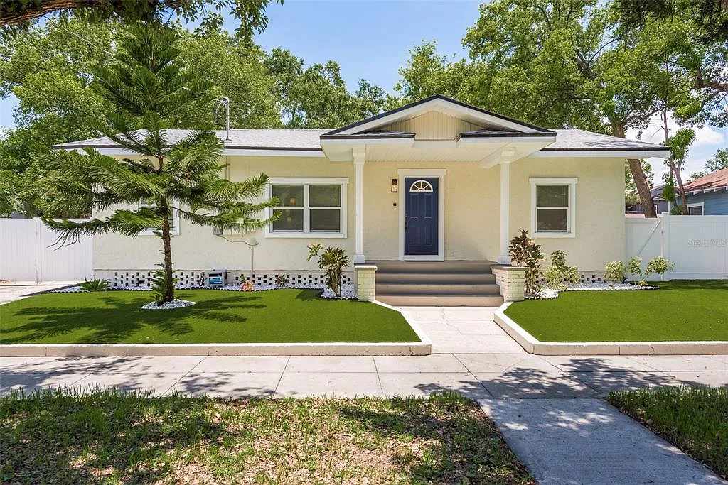 3 bed, 2.0 bath, 1328 sqft, $3,350 — Photo 1