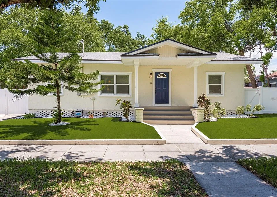 206 W Warren Ave