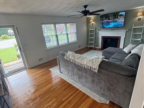 5th image of 801 Raymond Ct