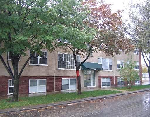 1st image of 5205 W Drummond Pl APT 2
