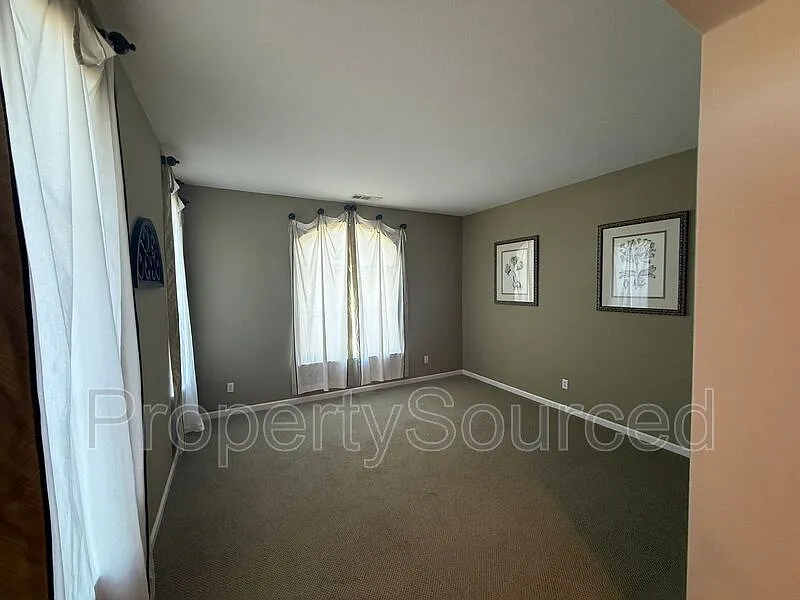 3 bed, 2.0 bath, 1953 sqft, $2,650 — Photo 4