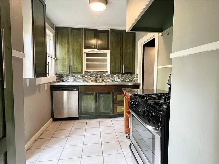 707 Upson St — Photo 4
