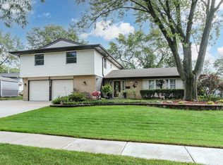 819 Georgean Ln, Schaumburg, IL