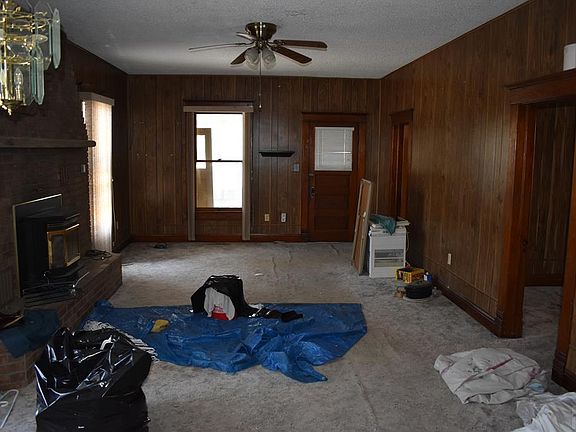 4th image of 610 S 12th St
