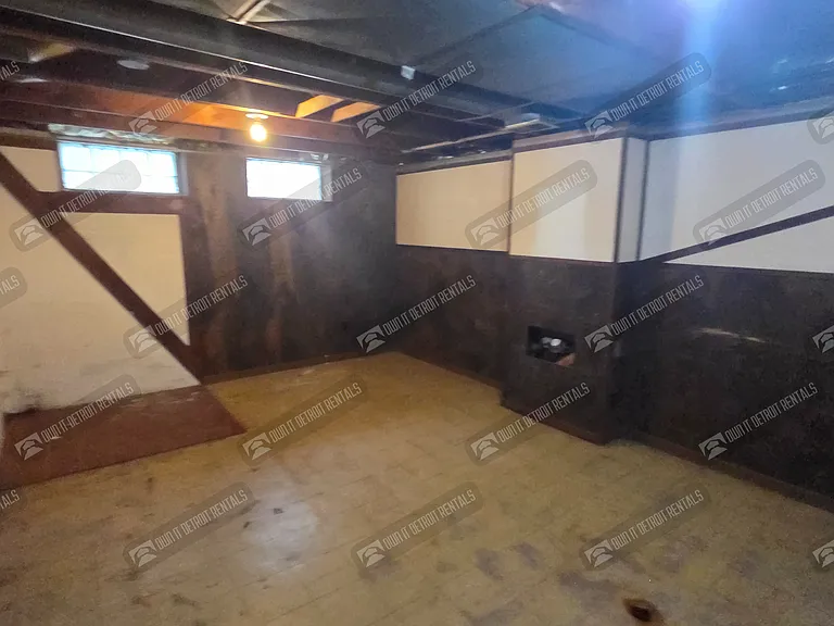 16670 Collingham Dr — Photo 23
