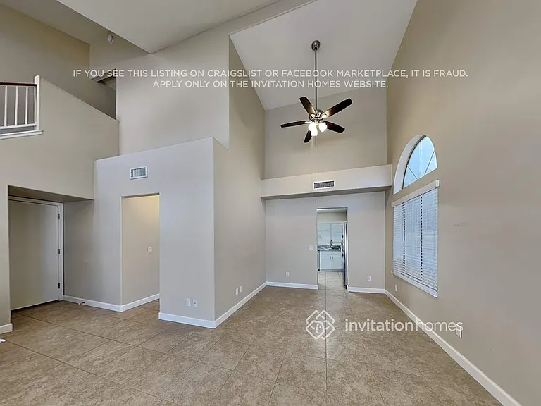 1140 N Leoma Ln — Photo 5