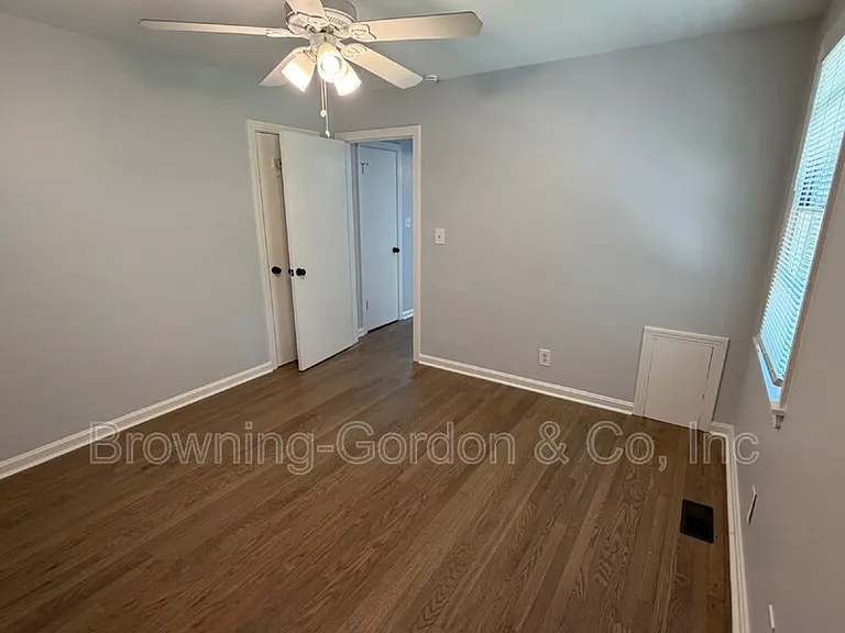 538 Fairlane Dr — Photo 13