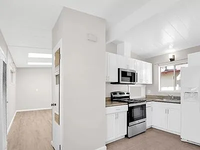 3271 Alma St — Photo 4
